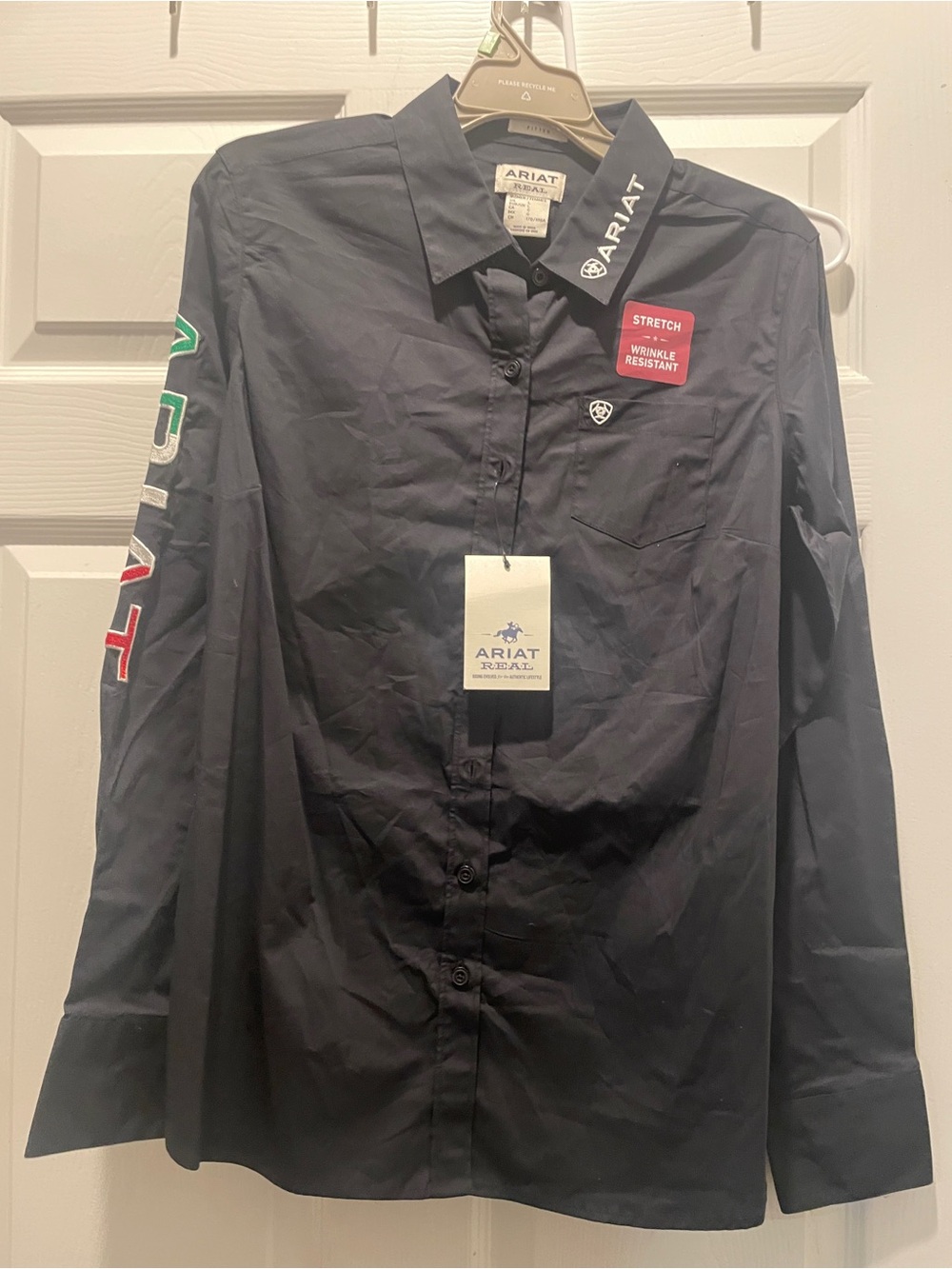 Ariat Men’s Black Long Sleeve Button-Down Shirt with Sleeve Patch Accents